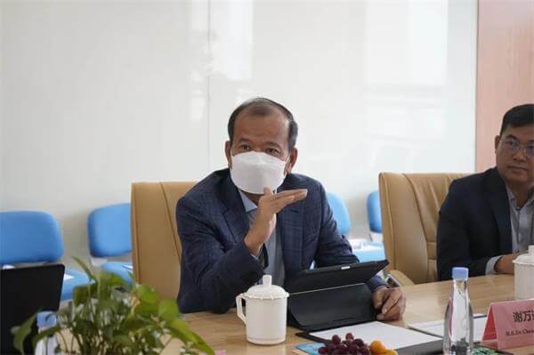 柬埔寨郵電通訊部部長謝萬迪會(huì)上致辭