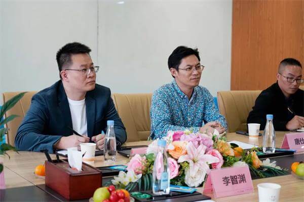 中國聯(lián)通廈門分公司副總經(jīng)理鄭慶良一行與我司領(lǐng)導(dǎo)座談會(huì)現(xiàn)場圖2