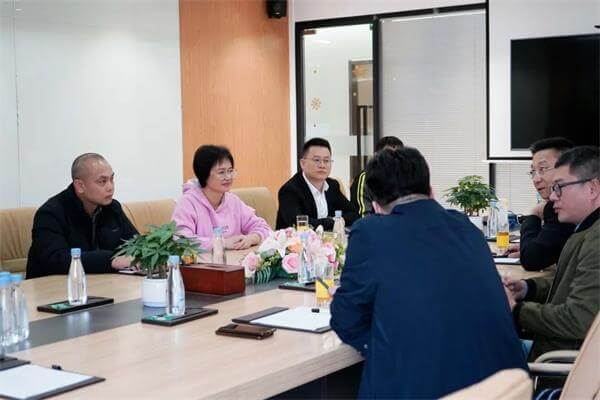 漳州廣電朱總一行蒞臨四信集團參觀調研與我司領導座談現(xiàn)場圖3